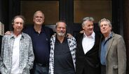 Os Monty Python numa foto de 2014: Eric Idle, John Cleese, Terry Gilliam, Michael Palin e Terry Jones. Graham Chapman faleceu em 1989