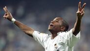 14 - Em 2005, Robinho mudou do Santos para o Real Madrid, por 24,5 milhões de euros
