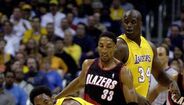 2001 - Black Mamba pressionado por Scottie Pippen (Portland Trail Blazers) num encontro dos play-offs