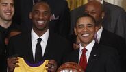 2010 - Kobe com Barack Obama na receção dos Lakers na Casa Branca após o título da NBA