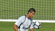 3º - Cristiano Ronaldo foi contratado pelo Real Madrid ao Manchester United em 2009, por 94 milhões de euros. Na altura, foi a maior transferência da história do futebol mundial