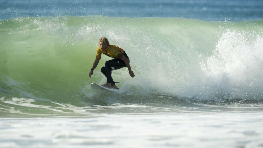 Jovens portugueses vão competir com John John Florence em Pipeline