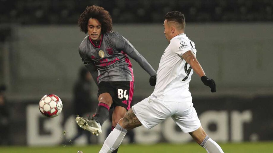 Tomás Tavares impedido de dar camisola a adepto do V. Guimarães