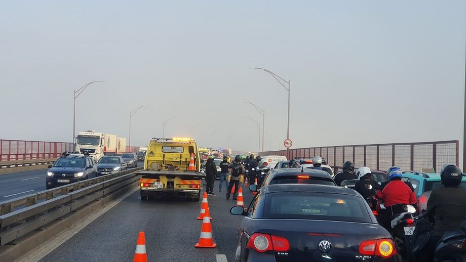 Dois acidentes condicionam trânsito na Ponte 25 de Abril no sentido Sul-Norte: há seis feridos