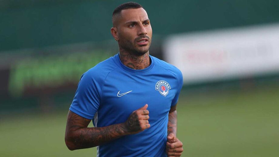 Mercado: Quaresma faz esclarecimento, jovem médio despede-se do Benfica e Famalicão em grande