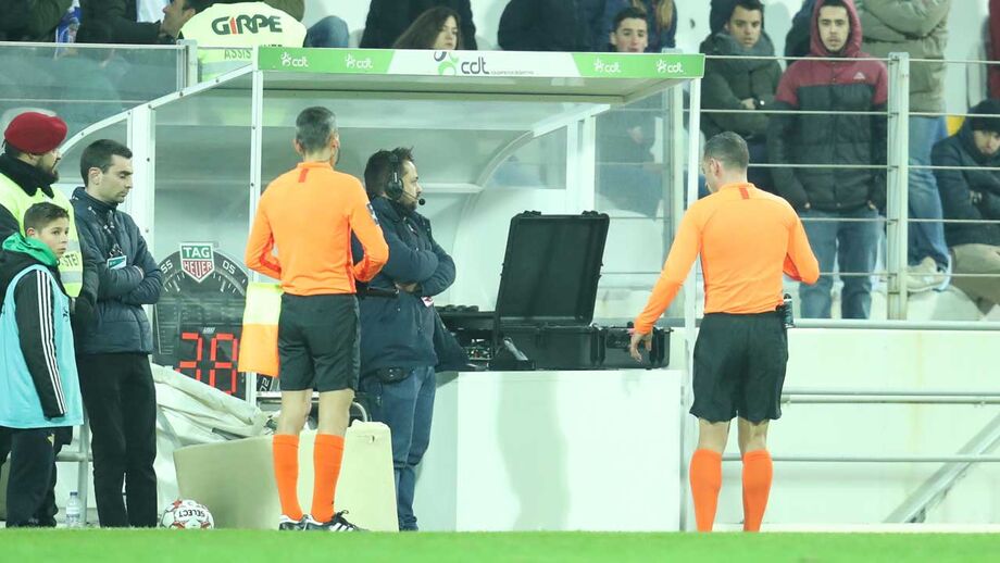 Os casos do Moreirense-FC Porto: especialistas Record analisam lances polémicos