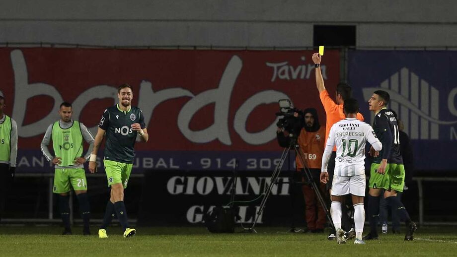 Conselho de Disciplina confirma castigo a Coates e central falha o Sporting-Benfica