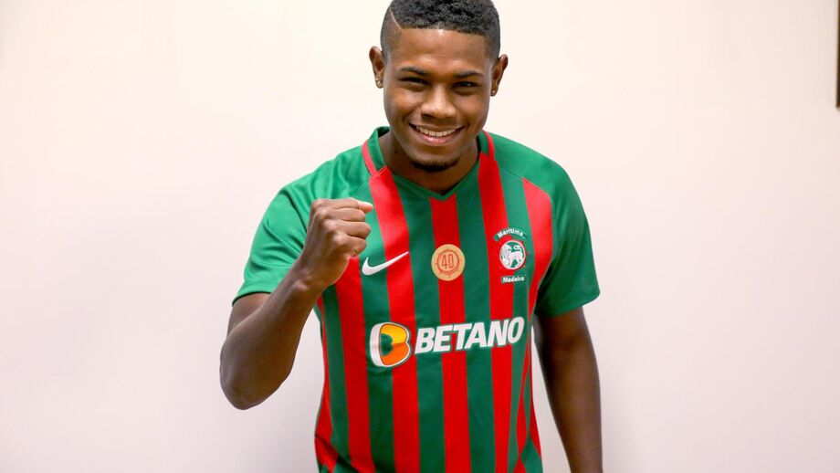 Juan Mosquera começa na equipa B