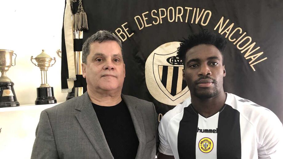 Santa Clara empresta Malick Evouna ao Nacional