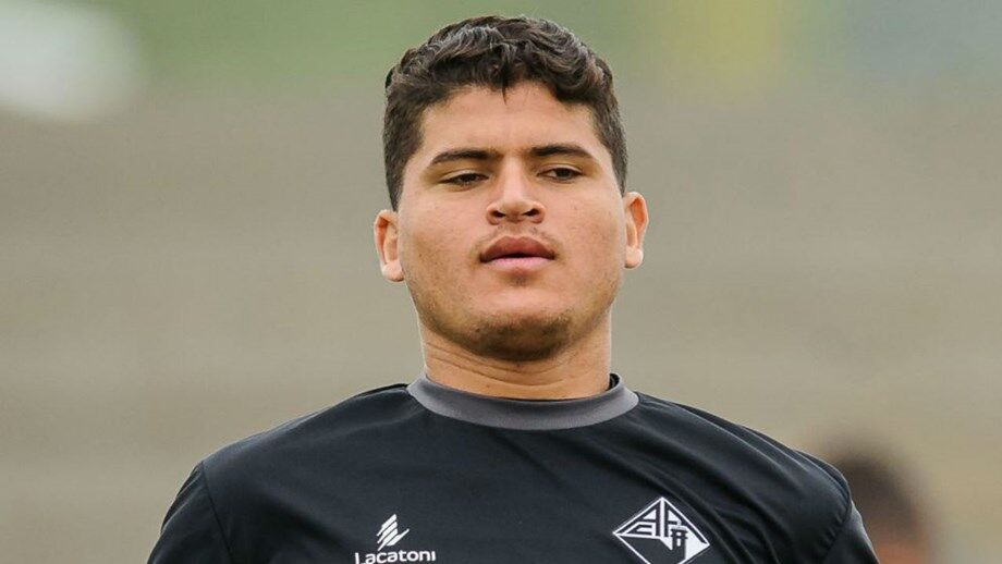Yuri ruma ao Irão