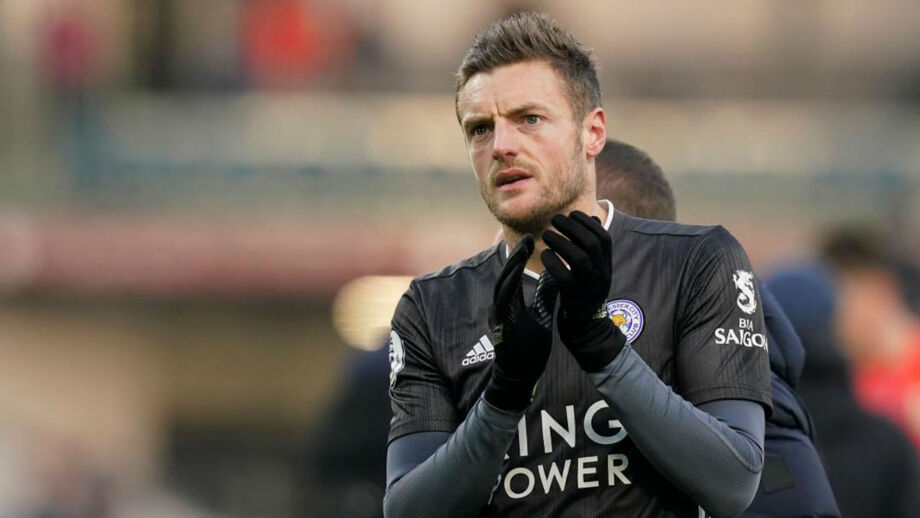 Jamie Vardy regressa à convocatória do Leicester após lesão