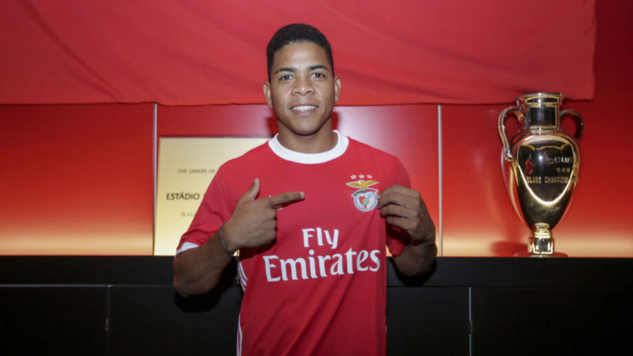 Mercado ao minuto: Benfica negoceia com internacional português e agente de Pedrinho deixa garantia