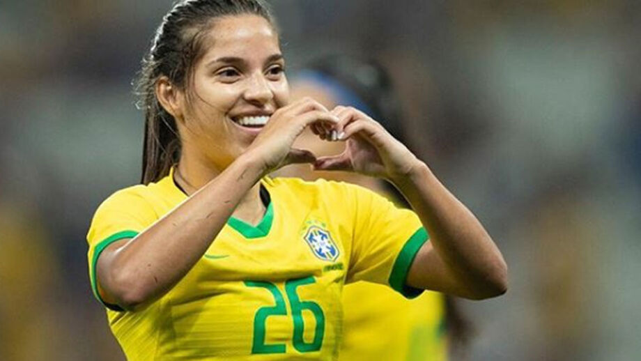 Jogadora de futebol pede ajuda ao Governo do Brasil para deixar a China