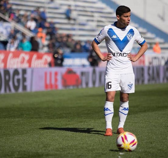 Lucas Robertone - Tem contrato até 2021 e cláusula de rescisão de 12 milhões de euros. É habitual titular no Vélez (15 jogos), mas, na comparação com Bruno Fernandes, falta-lhe golo. Marcou um, esta época. Sem contactos recentes.