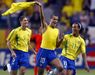 Rivaldo - Juntamente com Ronaldo Nazário, Rivaldo conquistou o Mundial de futebol pelo Brasil em 2002. Contudo, foi em 1999, ao serviço do Barcelona, que recebeu a Bola de Ouro e foi coroado o Melhor Jogador do Mundo pela FIFA. Aos 35 anos representava o Bunyodkor do Uzbequistão. Colocou um ponto final à carreira de jogador em 2015, com a camisola dos brasileiros do Mogi Mirim. Atualmente, é treinador do SC Chabab Mohammed, do Marrocos.