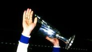 Oleg Blokhin - Um símbolo do futebol ucraniano, Oleg Blokhin defendeu as cores do Dínamo Kiev entre 1969 e 1988, tendo apontado 211 golos em 433 jogos realizados, clube que representou até aos seus 36 anos de idade. Conquistou a Bola de Ouro em 1975. Prosseguiu no mundo do futebol como treinador.