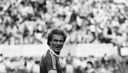 Karl-Heinz Rummenigge - Figura incontornável do Bayern Munique, clube que atualmente dirige, e do futebol mundial. Karl-Heinz Rummenigge é, aos dias de hoje, o único alemão a ter conquistado duas Bolas de Ouro, e de forma consecutiva, em 1980 e 1981. Pelos bávaros, o avançado conquistou duas Taças dos Campeões Europeus, dois campeonato alemães e duas Taças da Alemanha. Retirou-se aos 35 anos de idade, depois de cumprir três temporadas ao serviço dos suíços do Servette FC.