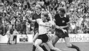 Matthias Sammer - Natural de Desden, na Alemanha, este médio defensivo escreveu o seu nome na história do Borussia Dortmund, após conquistar uma Liga dos Campeões, dois campeonatos e ainda três Supertaças alemãs. Conquistou a Bola de Ouro em 1996, ano em que também foi consagrado o melhor jogador do campeonato alemão. Campeão da Europa em 1996, Matthias Sammer retirou-se do futebol aos 31 anos de idade.