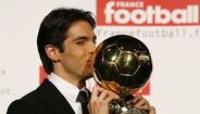 Kaká - Um dos maiores mistérios do futebol brasileiro. Depois da conquista da Bola de Ouro em 2007, ao serviço do AC Milan, o ex-internacional brasileioro viu confirmada a sua transferência para o Real Madrid, em 2009, clube que na altura contava ainda com Cristiano Ronaldo e era orientado por José Mourinho. Mas, quando chegou a Bernabéu a carreira começou a descer de rendimento, tendo saído do emblema catalão quatro anos depois. Retirou-se do futebol profissional em 2017, com 35 anos, ao serviços dos norte-americanos do Orlando City.