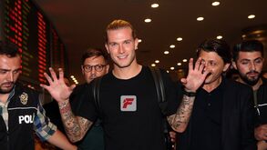 Loris Karius com 'defeito': Guarda-redes devolvido pelo Besiktas ao Liverpool