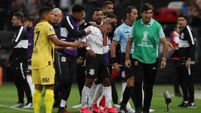 Presidente do Corinthians fala em impasse por Pedrinho: «Benfica não dá o aceite»