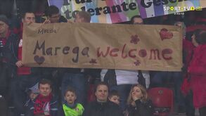 Adeptos do Bayer Leverkusen deixam mensagens de apoio a Marega