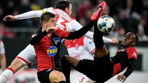 Hertha Berlim recupera desvantagem de três golos e empata em Düsseldorf 