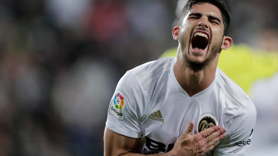 Gonçalo Guedes regressa aos convocados do Valencia quatro meses depois da lesão
