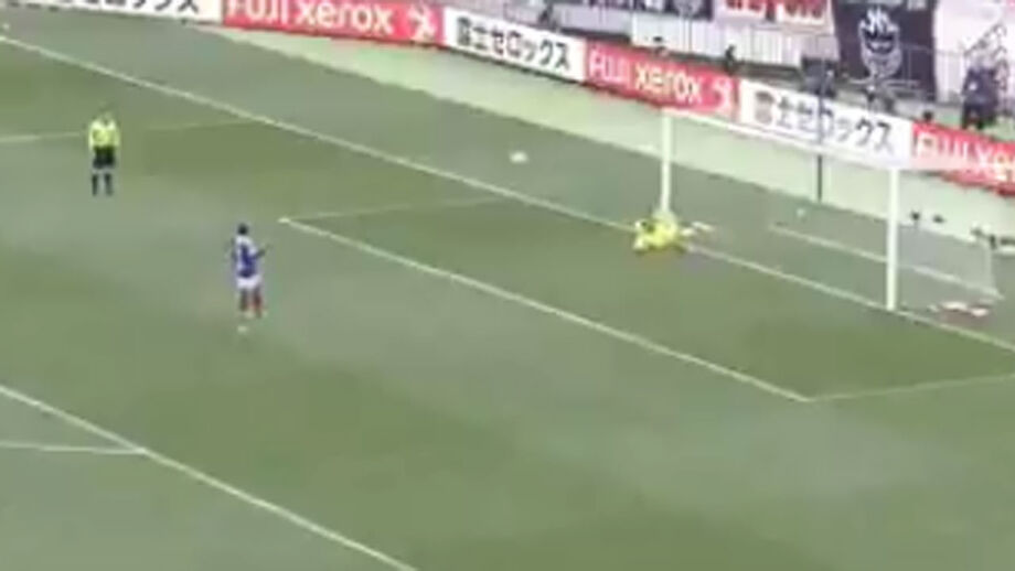 Nove penáltis falhados consecutivamente é obra mas no final foi Iniesta quem levou a taça