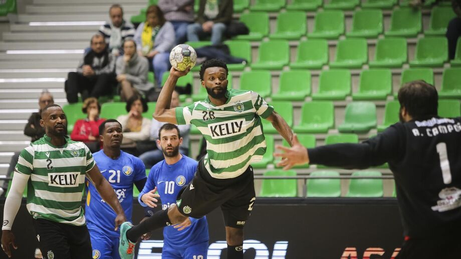 Sporting triunfa no Restelo