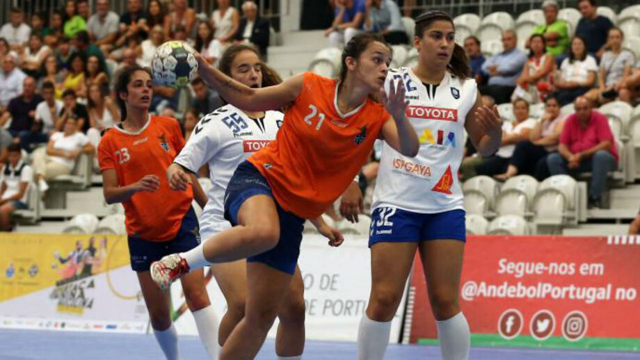 CS Madeira defronta Naisa Nis nos quartos da Challenge feminina de andebol