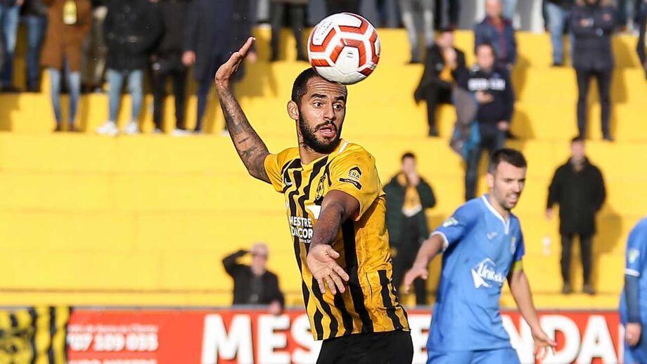 Júlio Alves reforça ataque do Olhanense