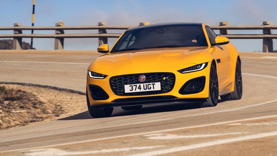 Ao volante do Jaguar F-Type R de 575 cv:
