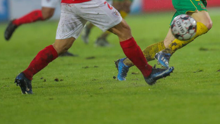 Liga 'libera' Sp. Braga e Ac. Viseu e mantém interditos a treinos os relvados de seis clubes