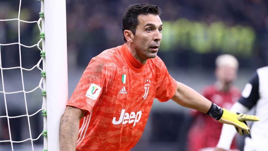 Buffon assinala exibição de luxo e junta mais uma camisola à sua longa coleção