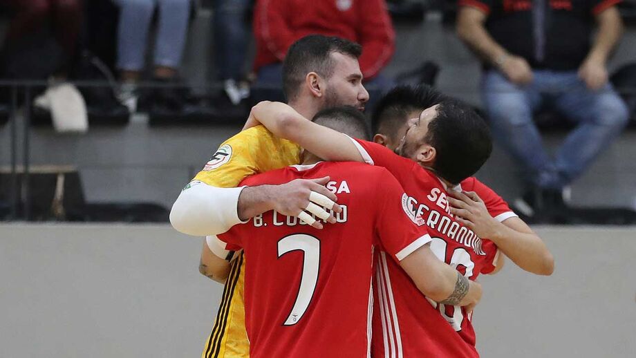 Benfica passa por dificuldades mas está nos 'quartos' da Taça de Portugal de futsal