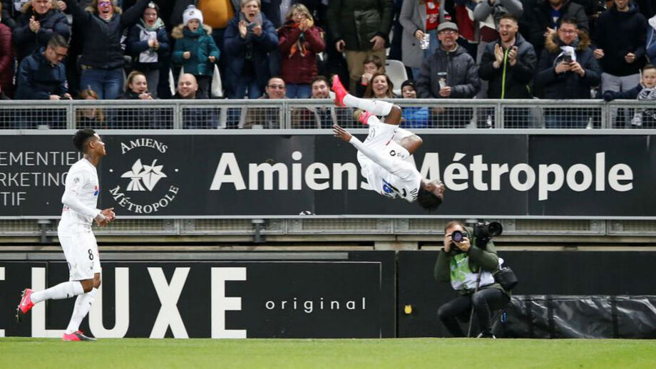 O mortal de Fousseni Diabate para celebrar golo marcado ao PSG