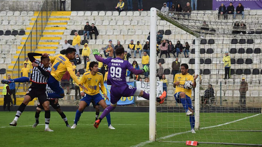 Varzim-Estoril, 3-0: Poveiros voltam aos triunfos seis jornadas depois