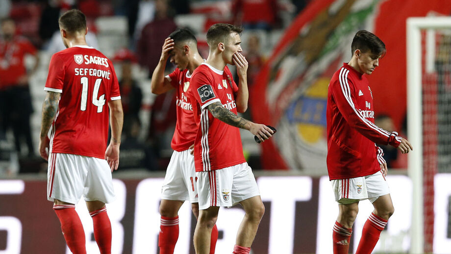 Equipa do Benfica vaiada no fim do jogo com o Sp. Braga