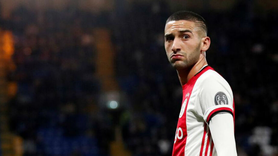 Perdeu o pai aos 10 anos e consumiu drogas: craque brilha no Ajax e está a caminho do Chelsea