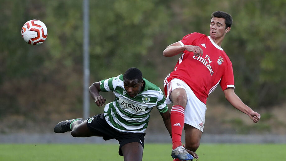 Benfica arranca fase de apuramento de campeão com triunfo sobre o Sporting