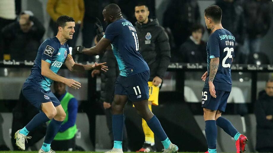 V. Guimarães promete auxílio na investigação do caso Marega e ataca postura da Liga
