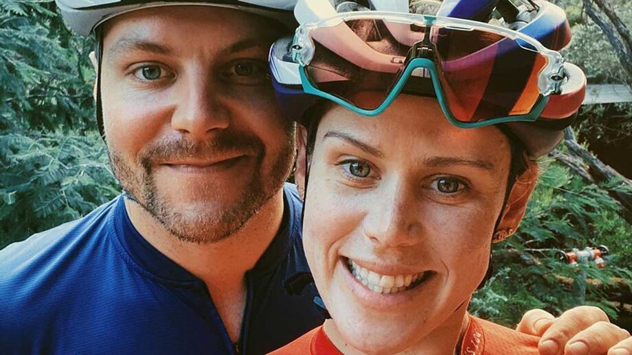 O que a nova amiga vai obrigar Bottas a pedalar!
