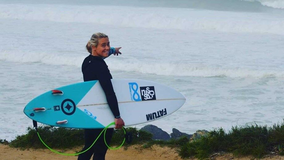 Yolanda Hopkins entra em grande na Austrália