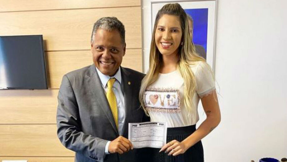 Ex-mulher de guarda-redes brasileiro na política para