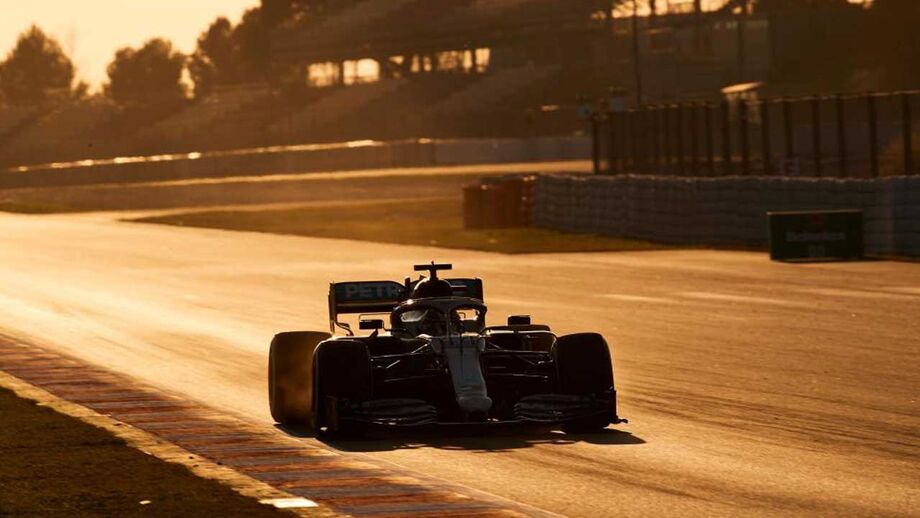 Mercedes dominou primeiro dia de testes de pré-temporada de Fórmula 1