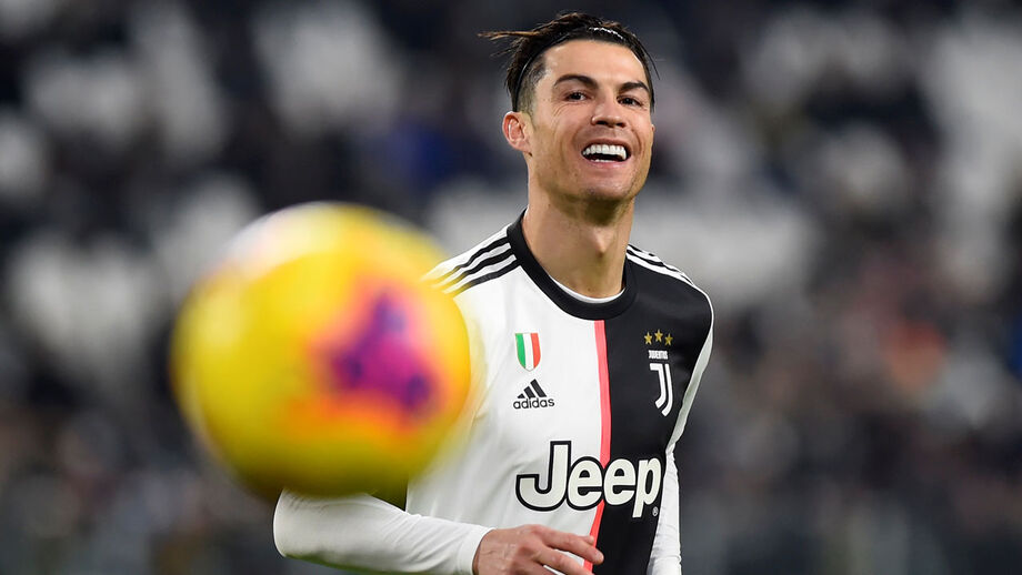 Cristiano Ronaldo aquece o motor