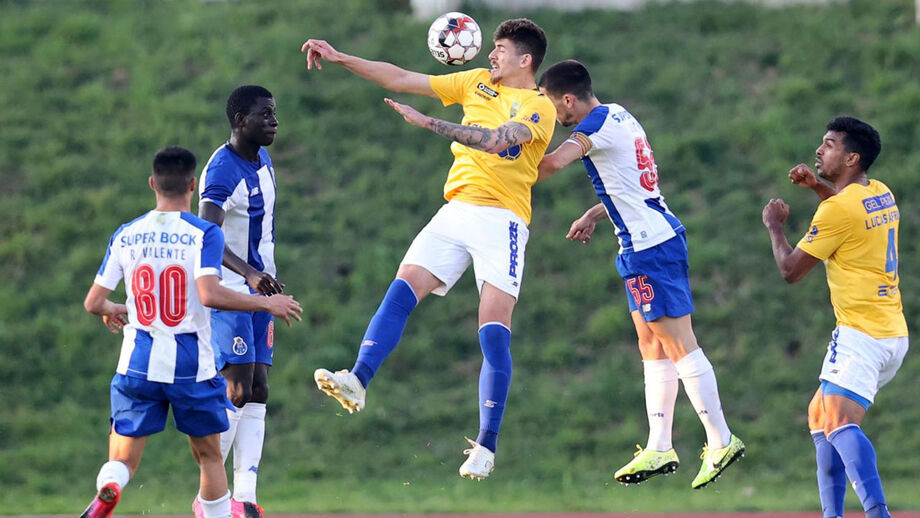 FC Porto B-Estoril, 1-1: golos nasceram de erros individuais