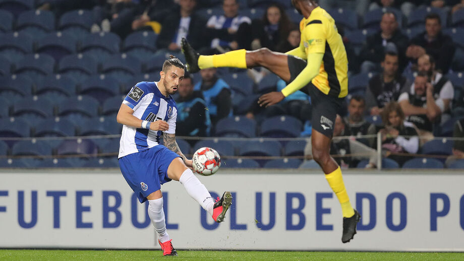 Os jogadores do FC Porto um a um: Alex no tiro certeiro