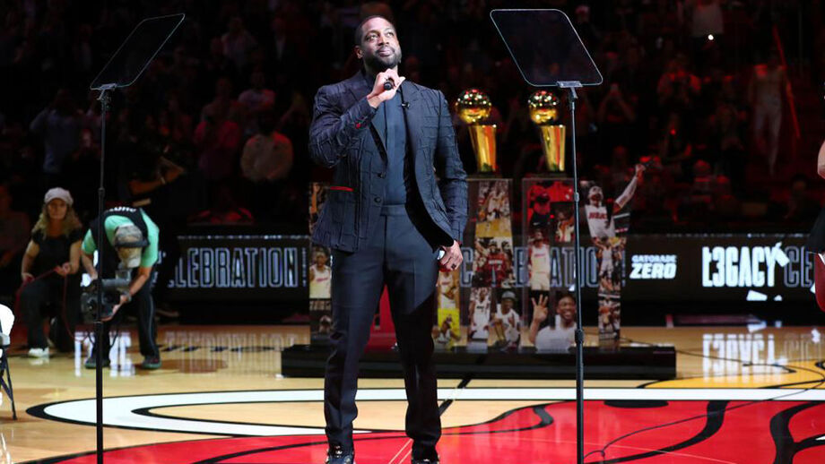 Dwyane Wade vê a camisola 3 imortalizada nos Miami Heat